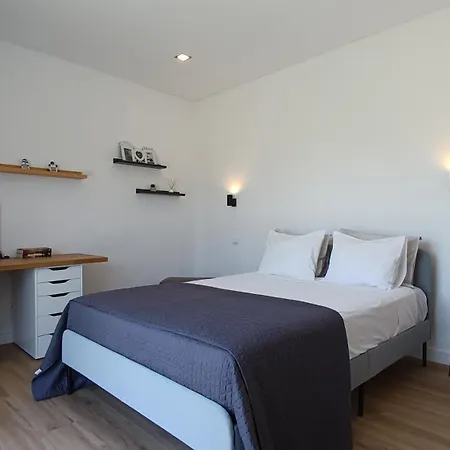 Sunset River Villa, Lisbon