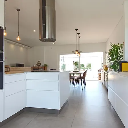 Sunset River Villa, Lisbon