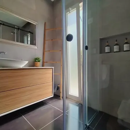 Sunset River Villa, Lisbon *