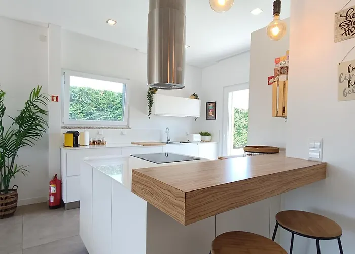 Sunset River Villa, Lisbon * Алкошети